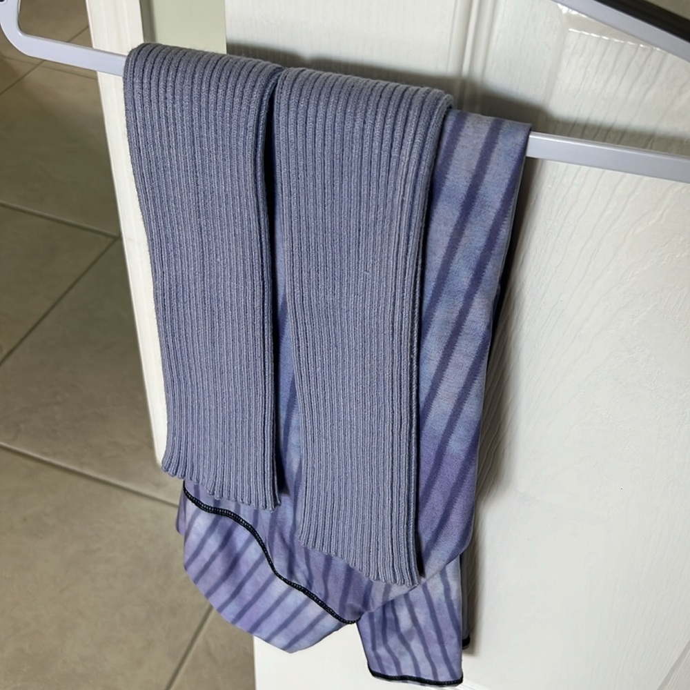 Teeki Tribe Blue Striped Leggings “Hot Pants” w/matching leg warmers - Picture 9 of 10